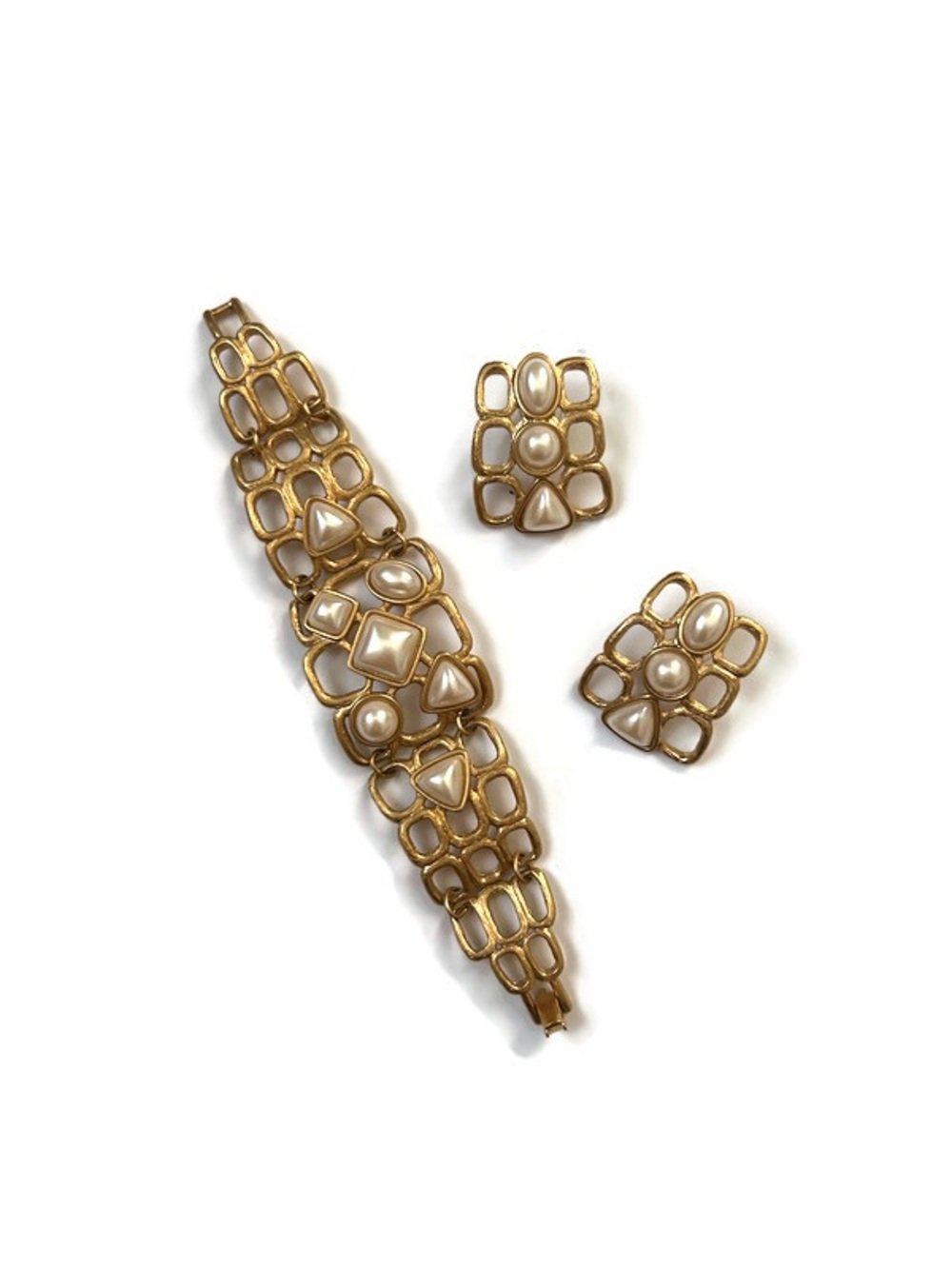 Avon Signed Vintage Bracelet and Earrings Set